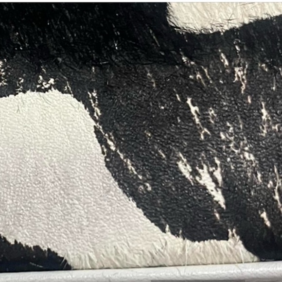 Von Dutch Authentic Small Bowling Bag Design Cow Print With Strap - Picture 7 of 8